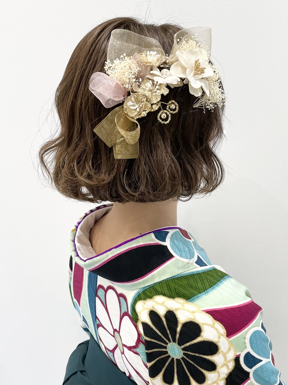 ボブヘア向け 23年の成人式はこんなヘアアレンジで 晴れ姿に似合う髪型特集 ホットペッパービューティーマガジン ボブヘア向け 23年の成人式はこんなヘアアレンジで 晴れ姿に似合う髪型特集 ホットペッパービューティーマガジン
