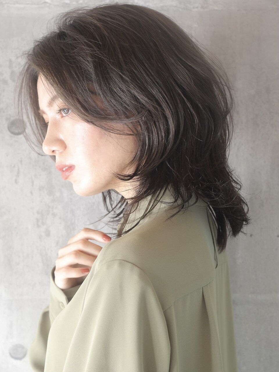 透明感カラー◇大人のミディアムウルフ