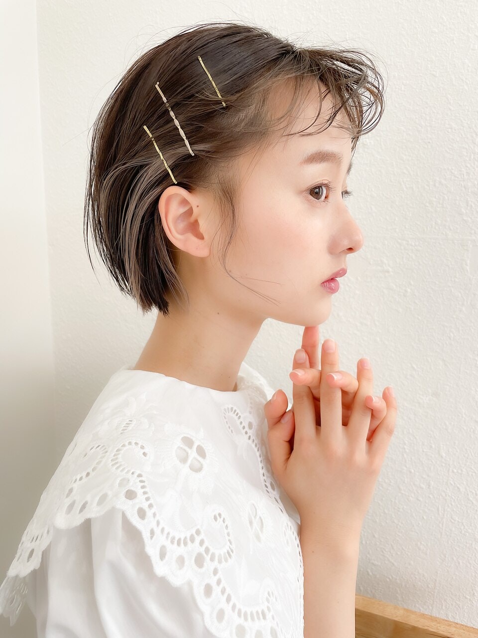 2025年最新ショートボブアレンジ。まとめ髪から下ろしたスタイルまでのサムネイル画像