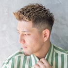 ナチュラルフェードカットバーバースタイルワイルドアップバング