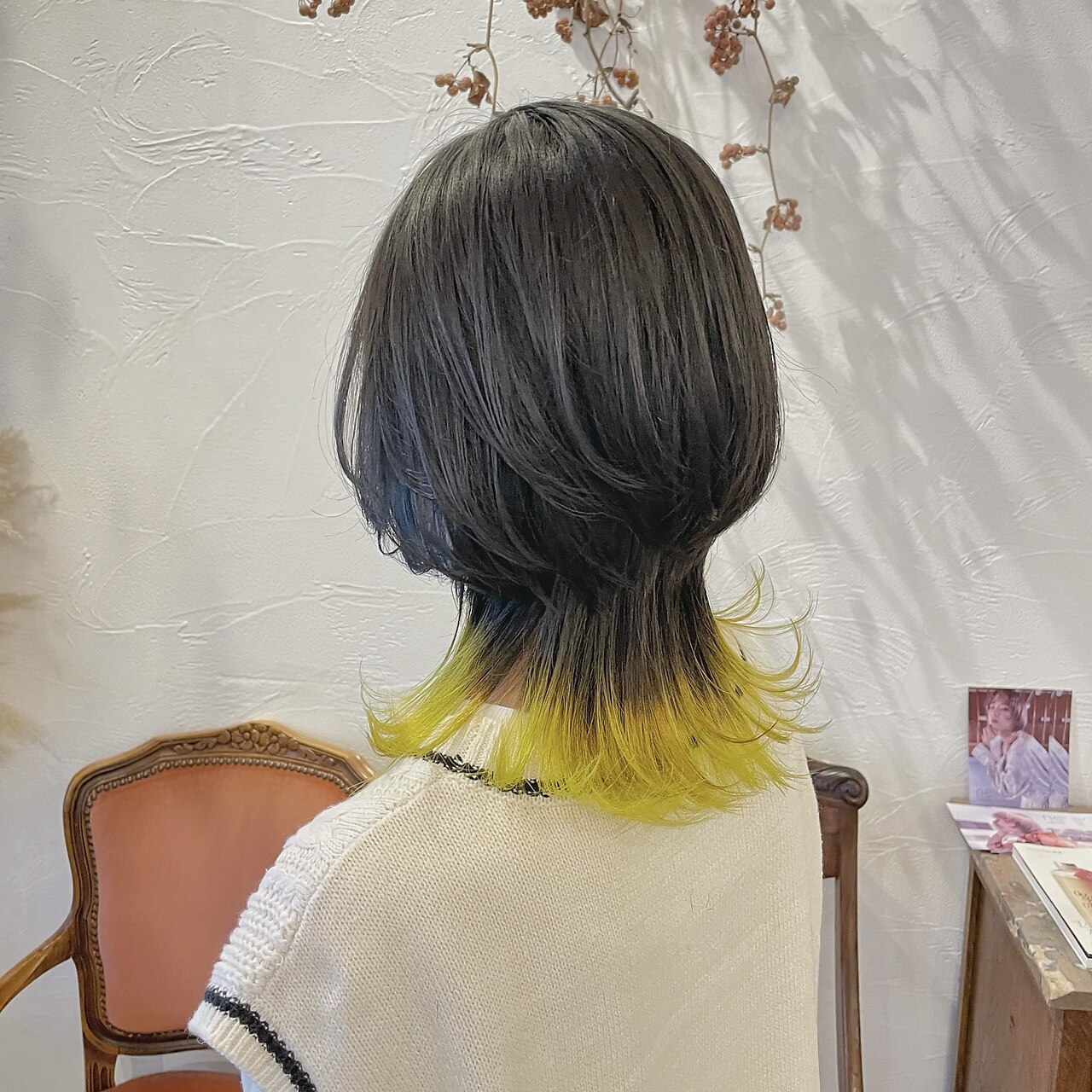 “ウルフミディ×裾カラー　透け感くすみブルー”中西英美子