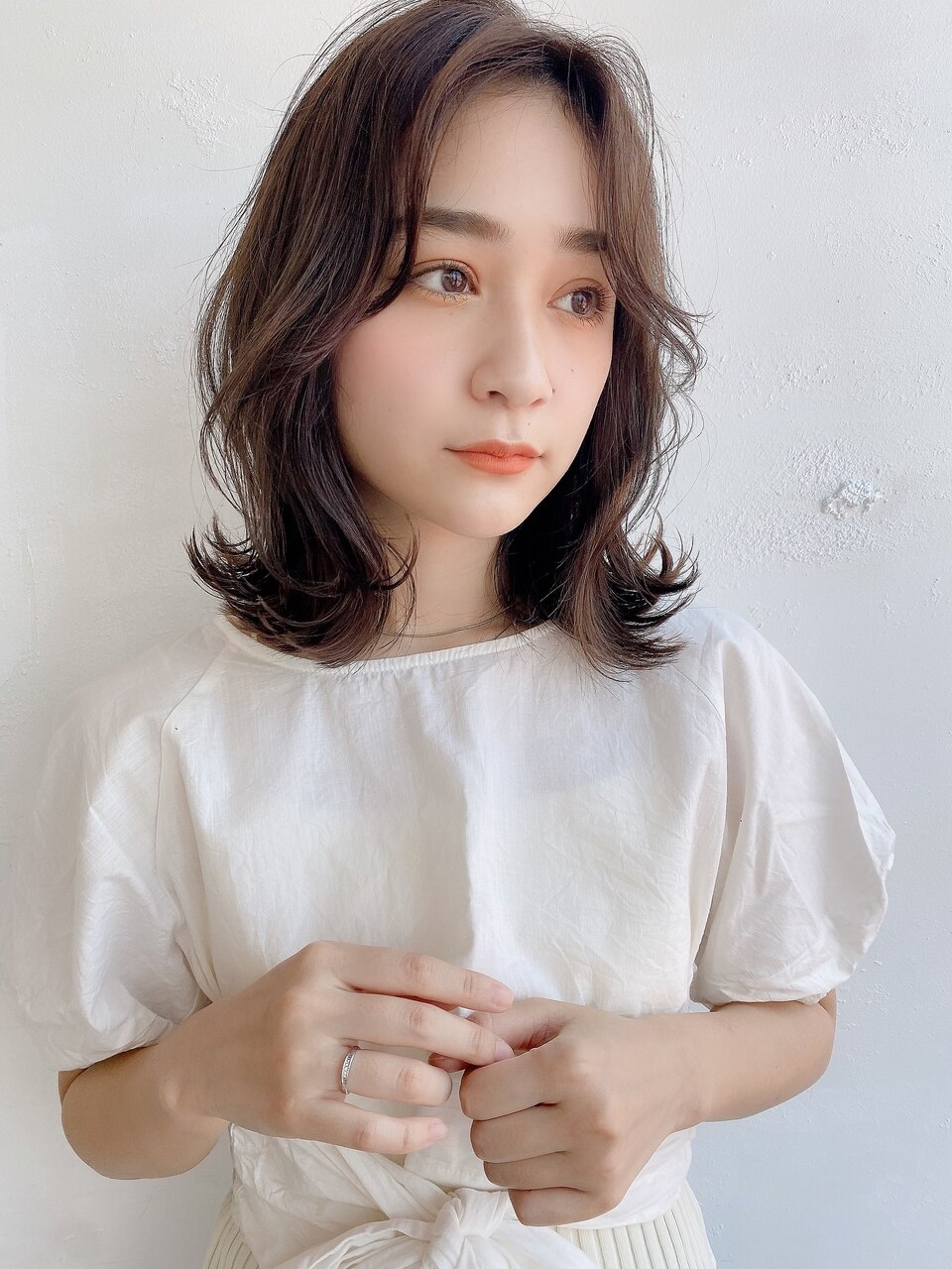 大人韓国小顔顔まわりくびれレイヤーミディアム
