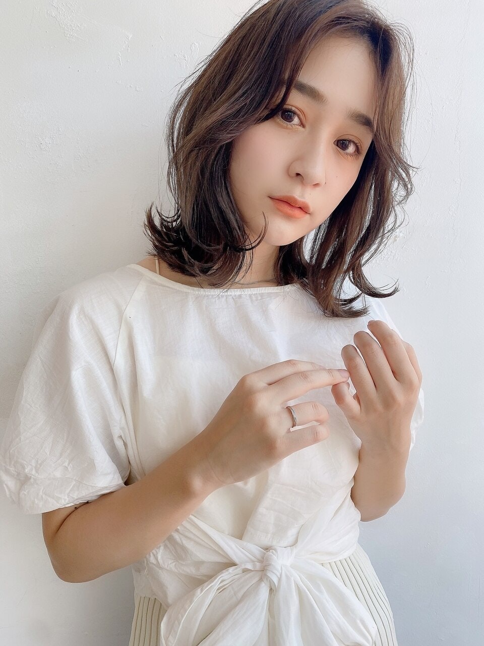 くびれ巻きで韓国風アレンジに挑戦♡今っぽおしゃれなおすすめスタイル特集のサムネイル画像