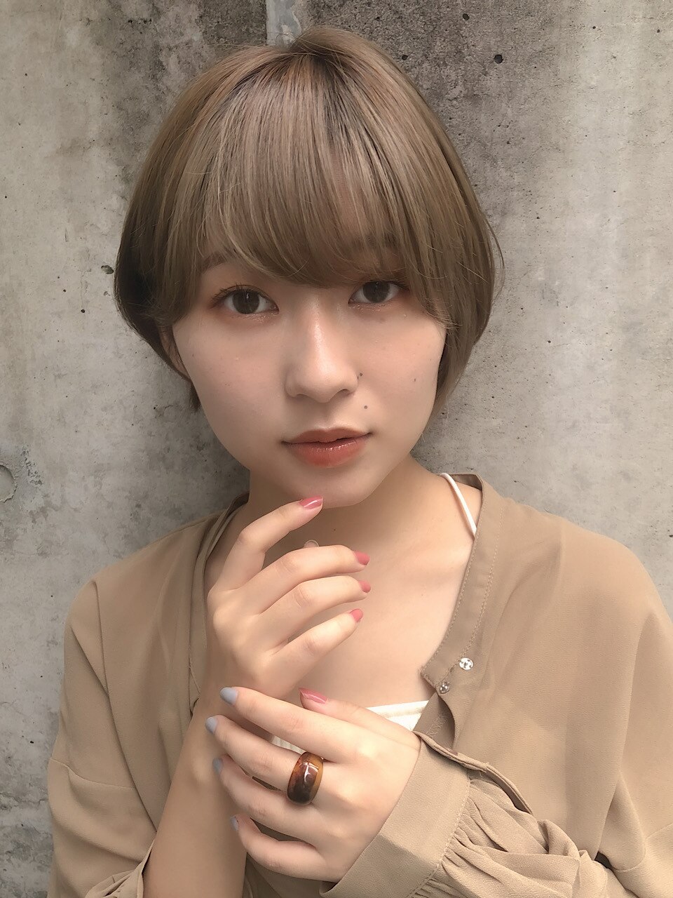 ハイトーンヌーディカラーマッシュショート大人ボブ【中居】