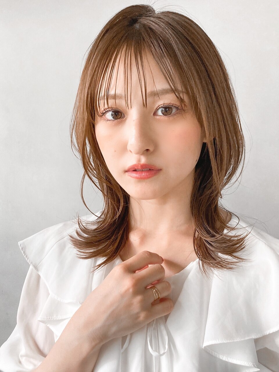 小顔カットホワイトグレージュ大人可愛い美髪くびれヘア小顔時田