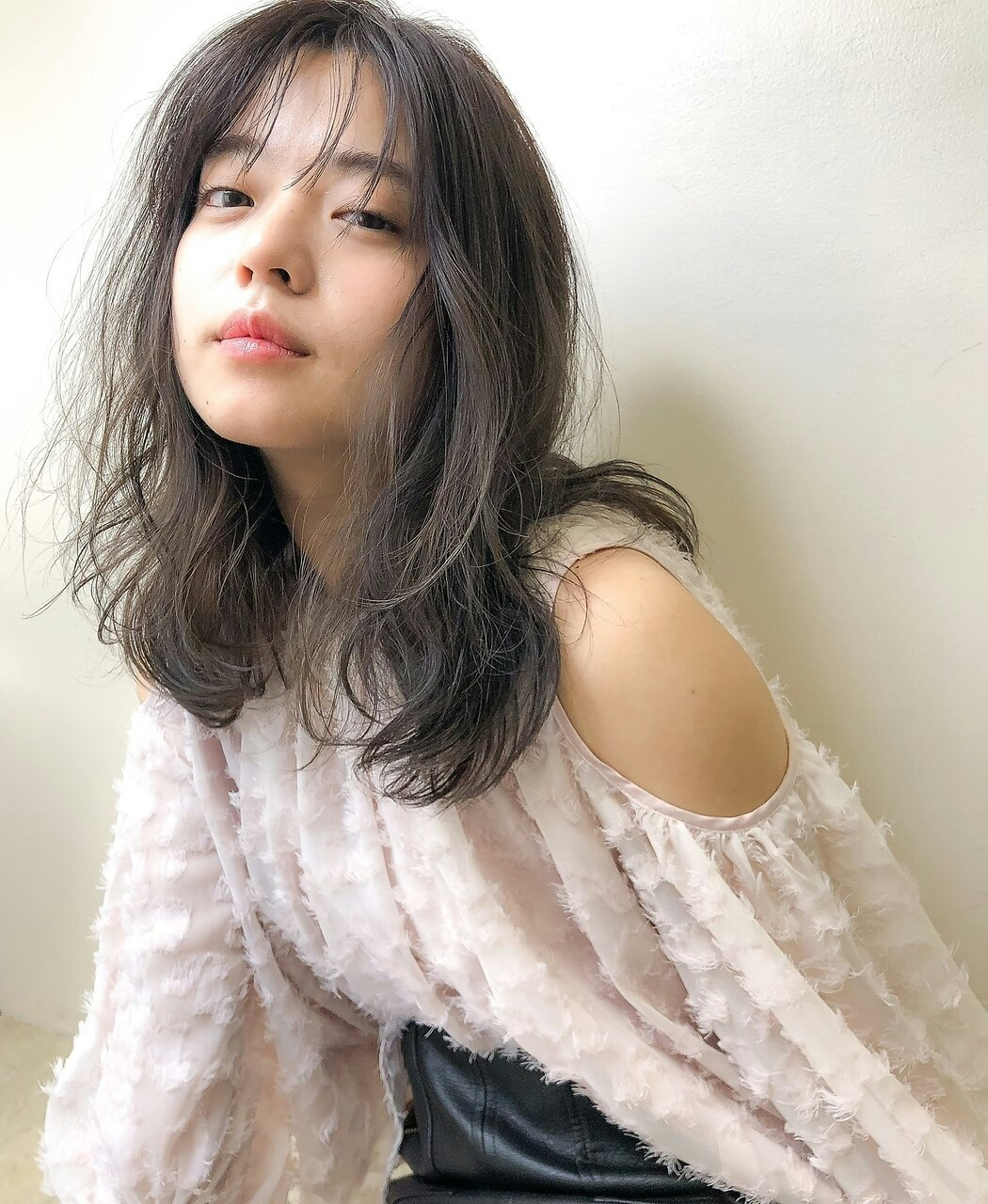 カーキグレージュってどんな髪色?色落ちからブリーチの有無別サンプル集までのサムネイル画像