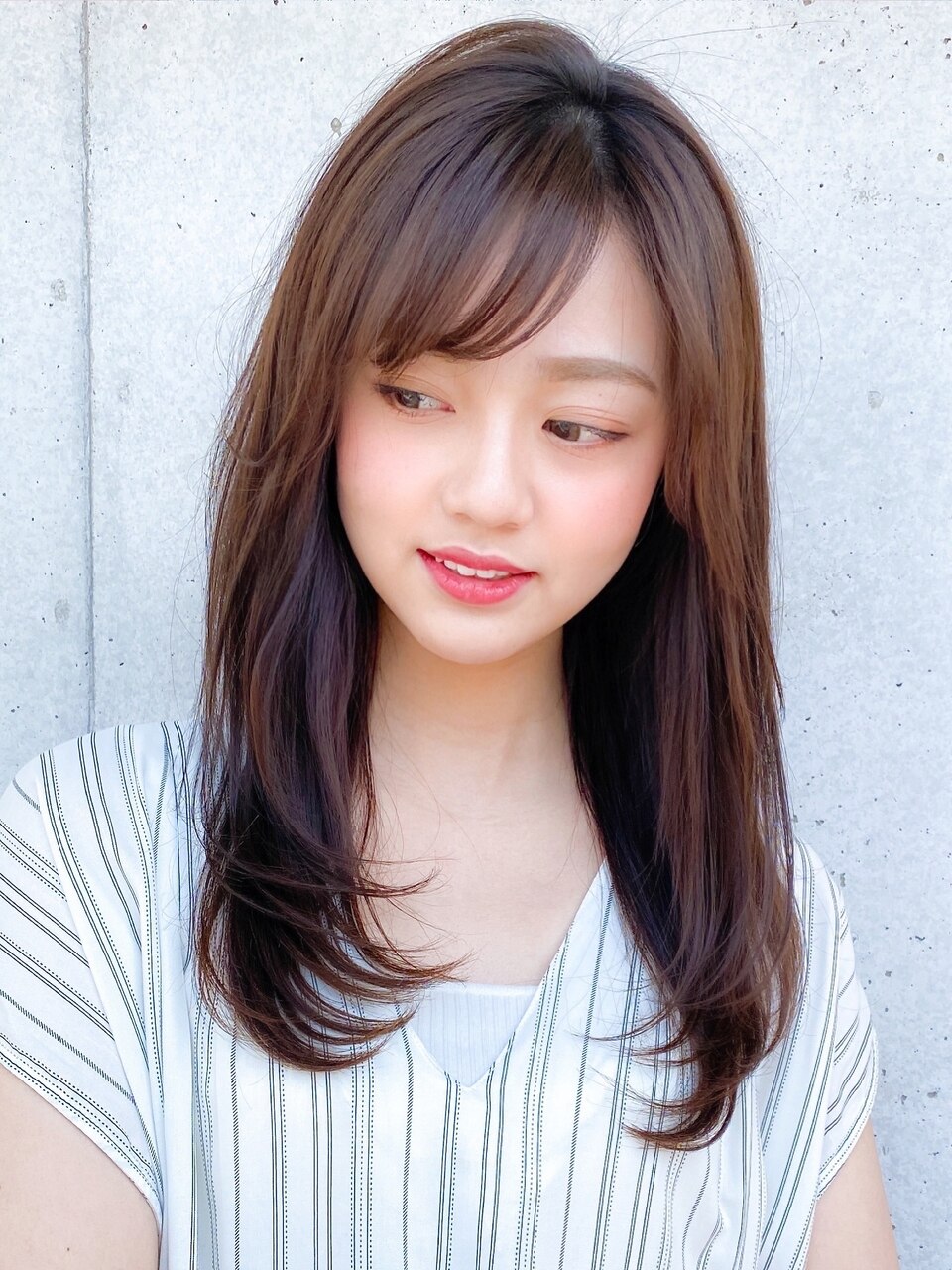 大人可愛い美髪小顔カットこなれミディネビージュ