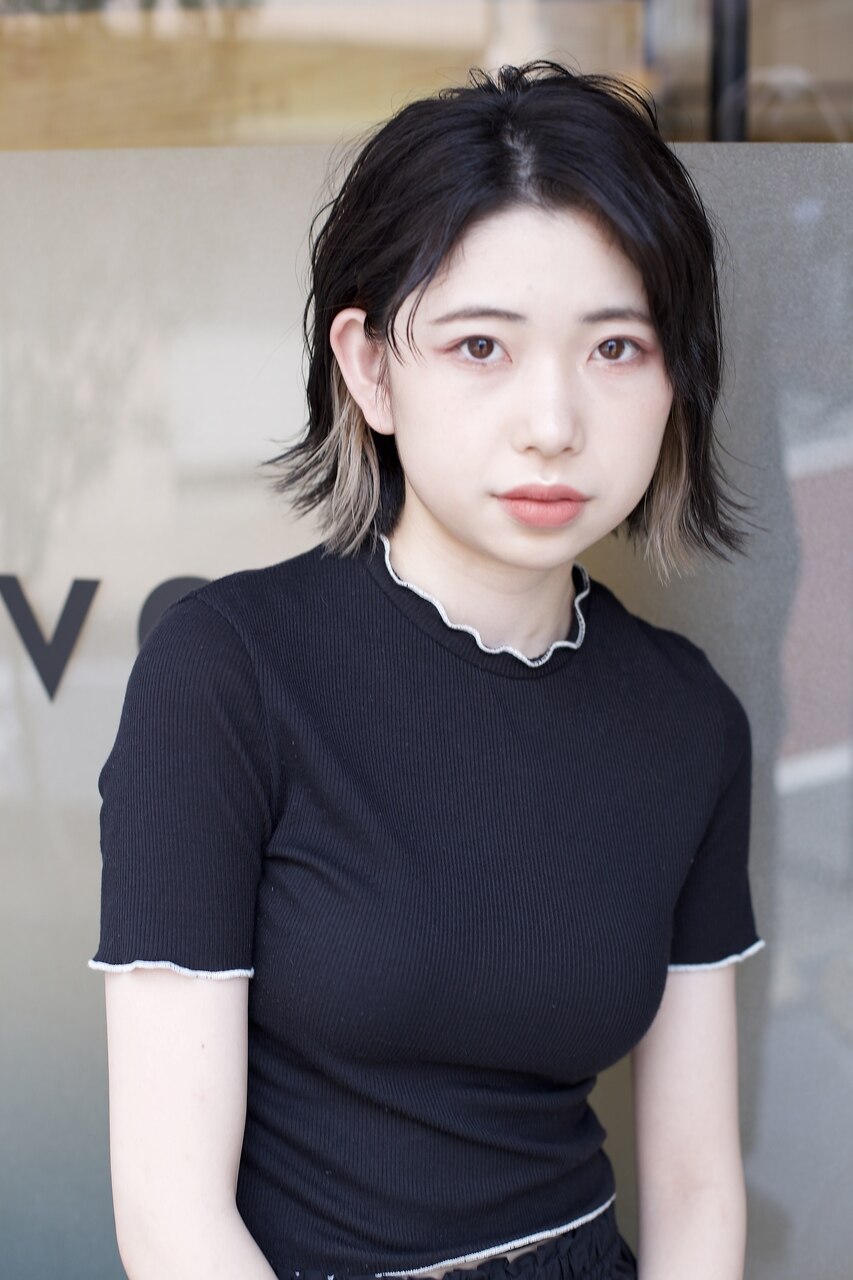 切りっぱなし外ハネボブ×ミルクティーインナーカラー