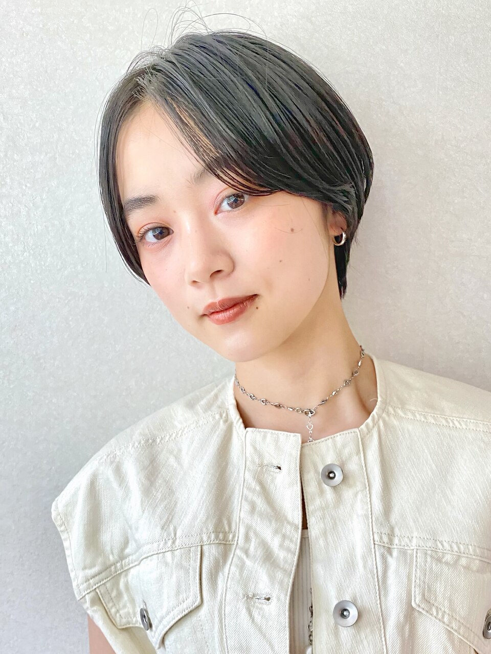 暗髪ハンサムショート