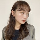 ぱらりと落ちる後れ毛がお洒落〇レイヤースタイル