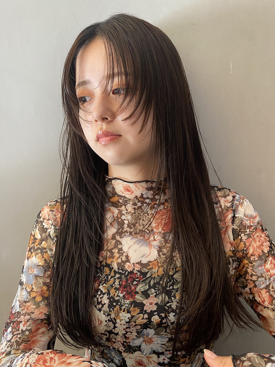 抜け感フェイスレイヤー　ストレートロングウルフ　シースルー