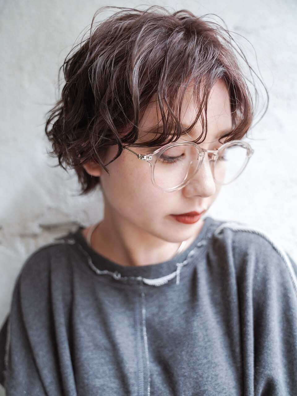 大人可愛い20代30代40代黒髪小顔丸みショートウルフ