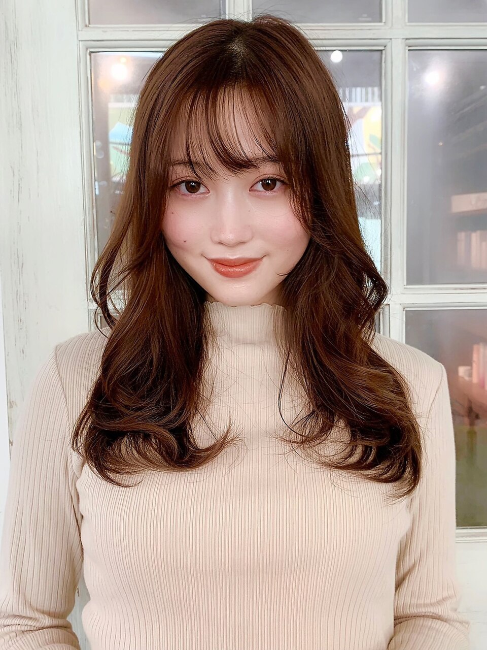 シースルーバングで大人可愛い韓国ヘア ショコラベージュ
