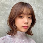 肩ではねるクビレショート