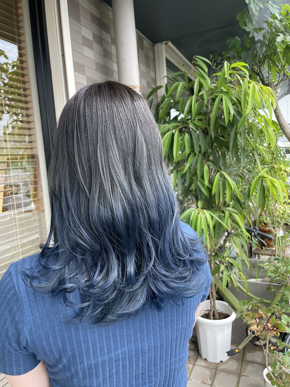 ネイビーブルー×レイヤースタイル