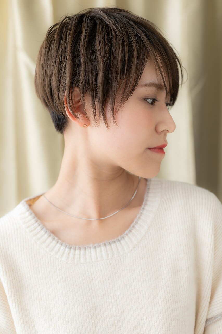 斜めバングxハイライト大人かっこいい刈り上げショートV大宮