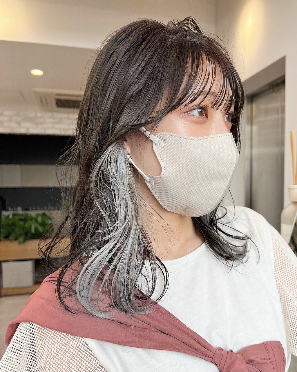 23年冬のインナーカラー最新事情 入れる範囲も組み合わせも人気色もお届け ホットペッパービューティーマガジン