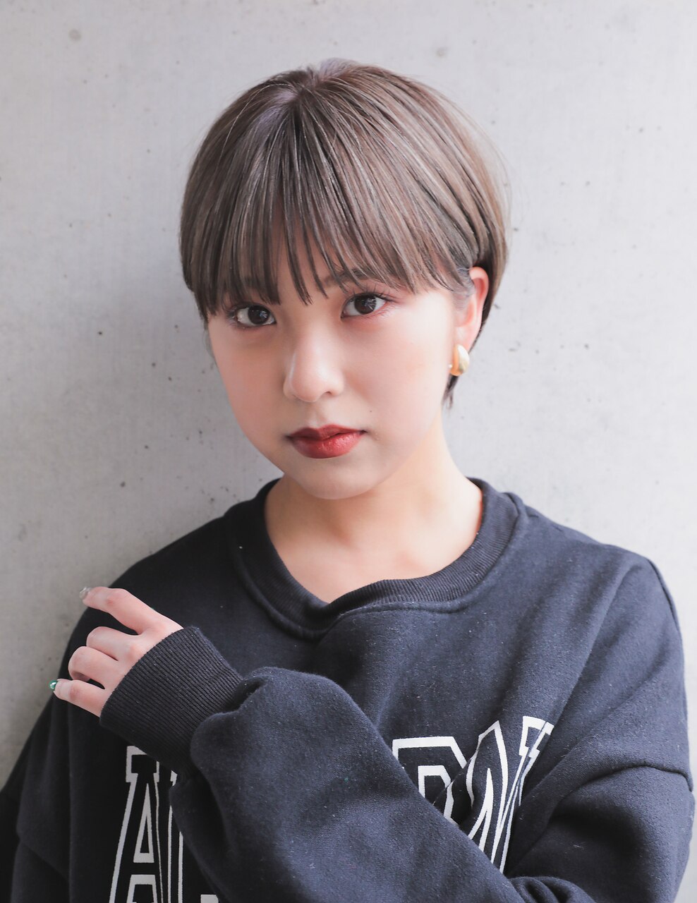 大人可愛い20代30代40代黒髪前下がりショートボブ丸みショート