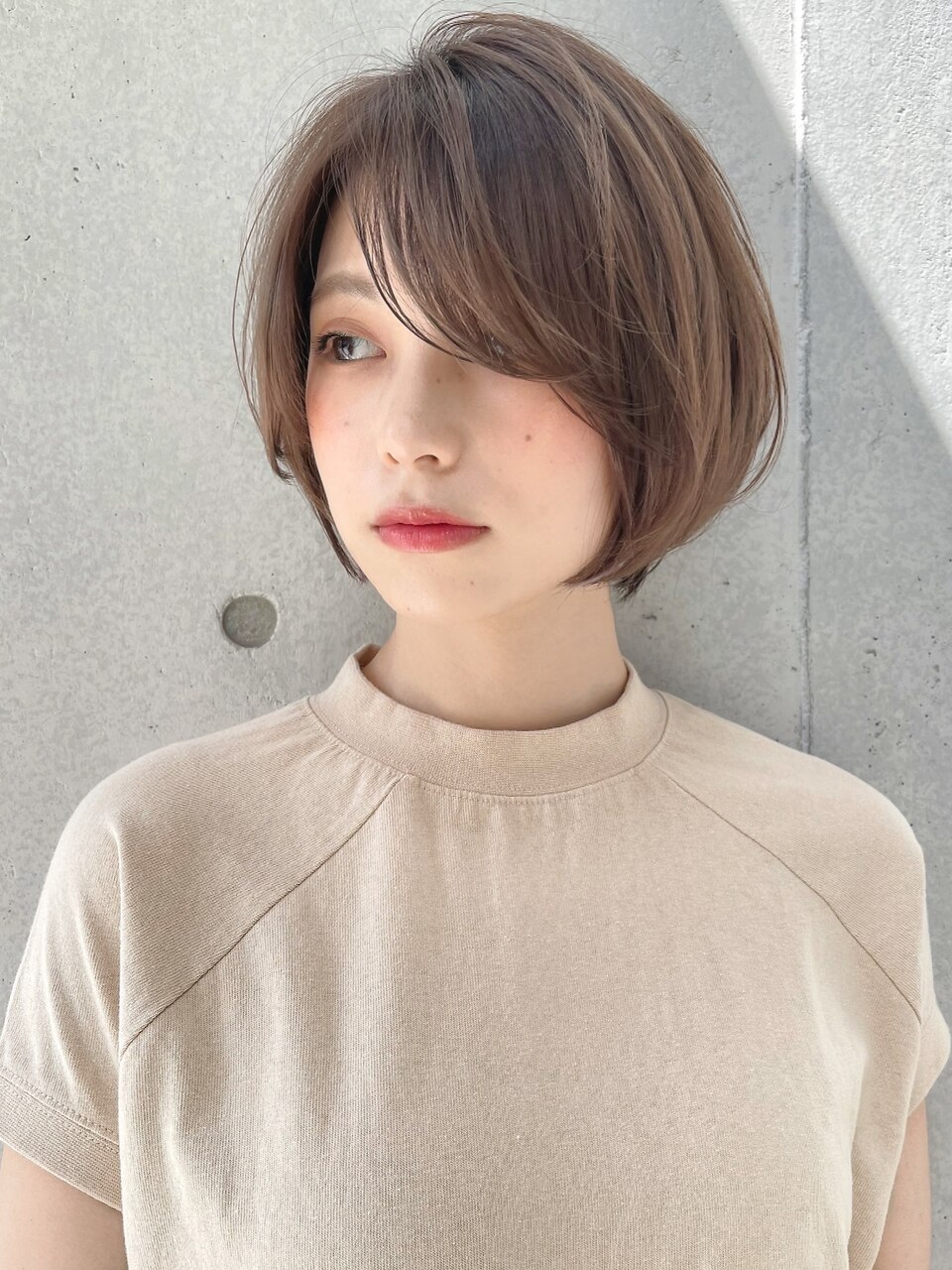 ペールベージュ ショートボブ 大人ショート マッシュショート