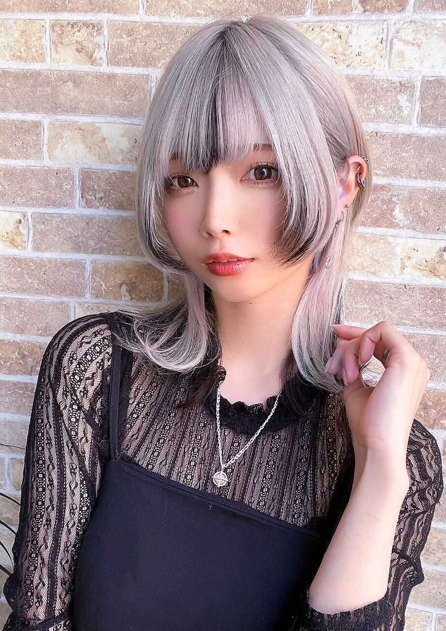 ☆CAPSULE☆ホワイトグレージュ＆ウルフカット、インナーカラー