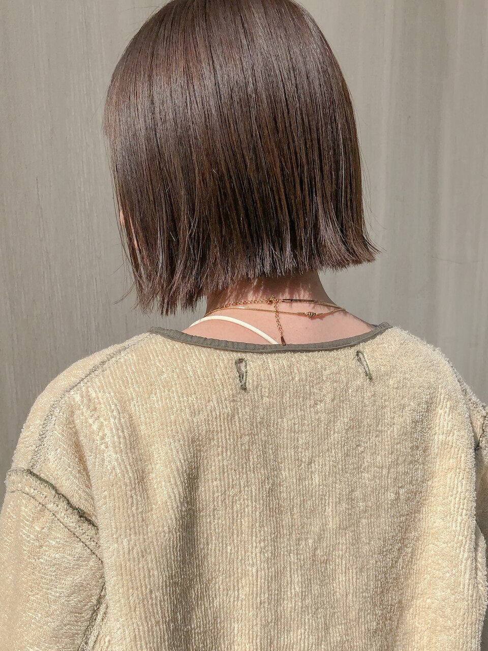ストレートボブ　× ブリーチなしベージュ