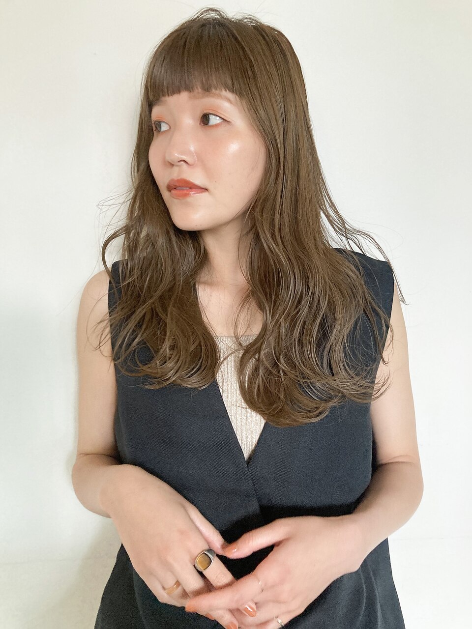 艶感スタイル_外ハネボブセクションカラーペールベージュ_69262