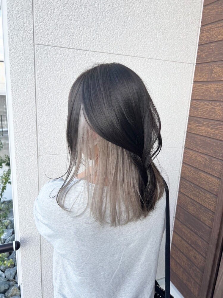 インナーカラー×ホワイトベージュ