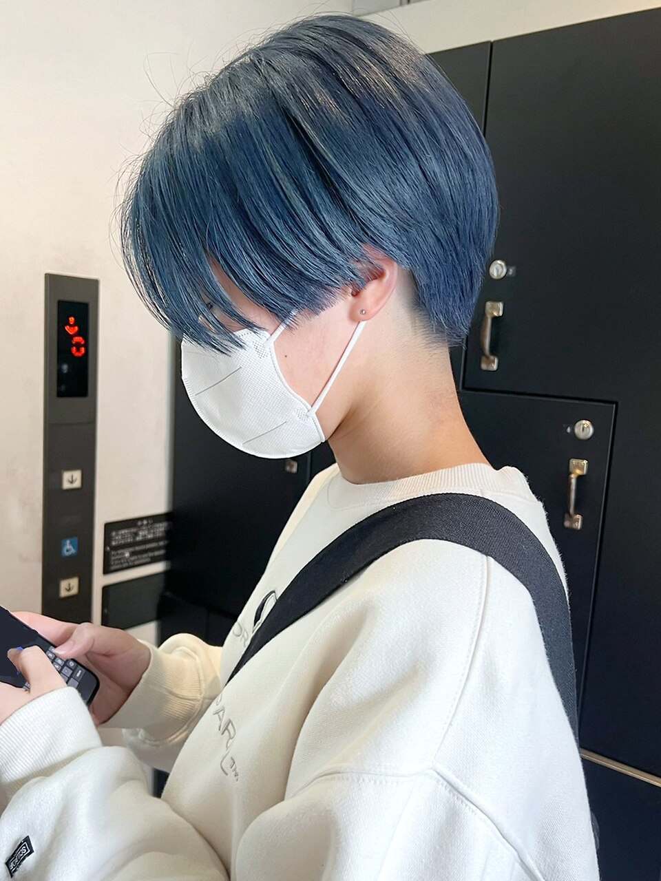 ブルーアッシュ_グレージュカラーボブウルフ_ba387442