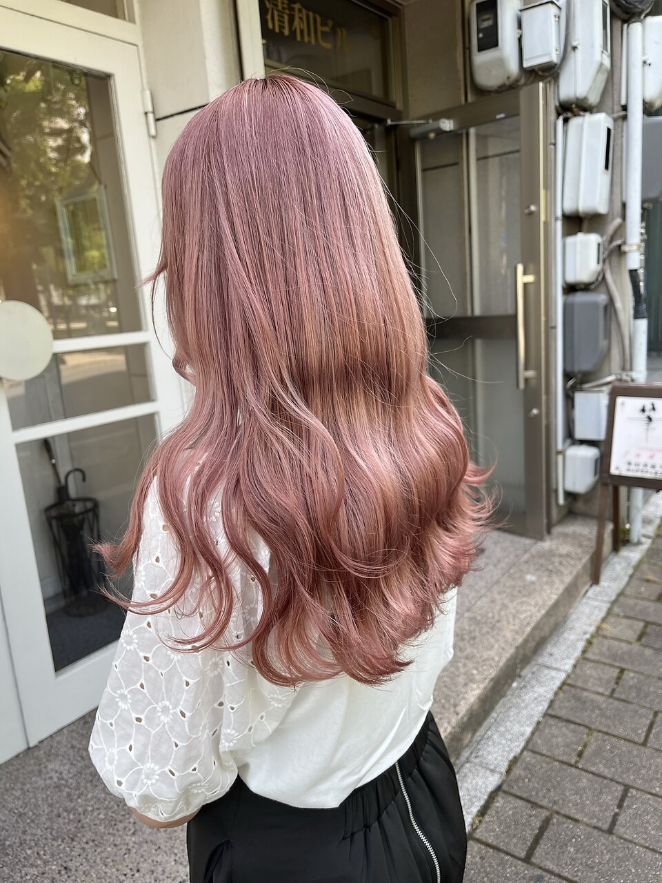 ペールピンク