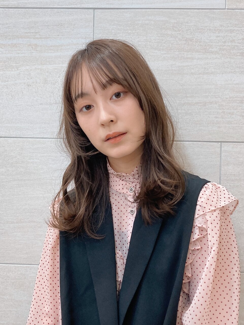 シースルーバング×ミディアムヘア　小顔になれる顔まわりカット