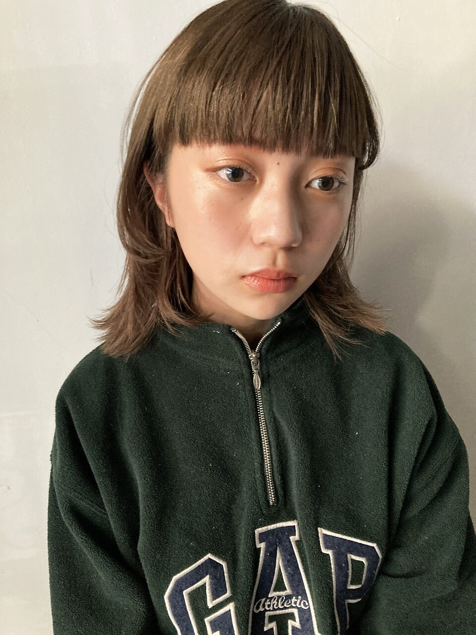 ワイドバング_顔まわりレイヤーミディアム