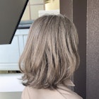 魅せるグレイヘア ミディアム 白髪ぼかし30代40代50代