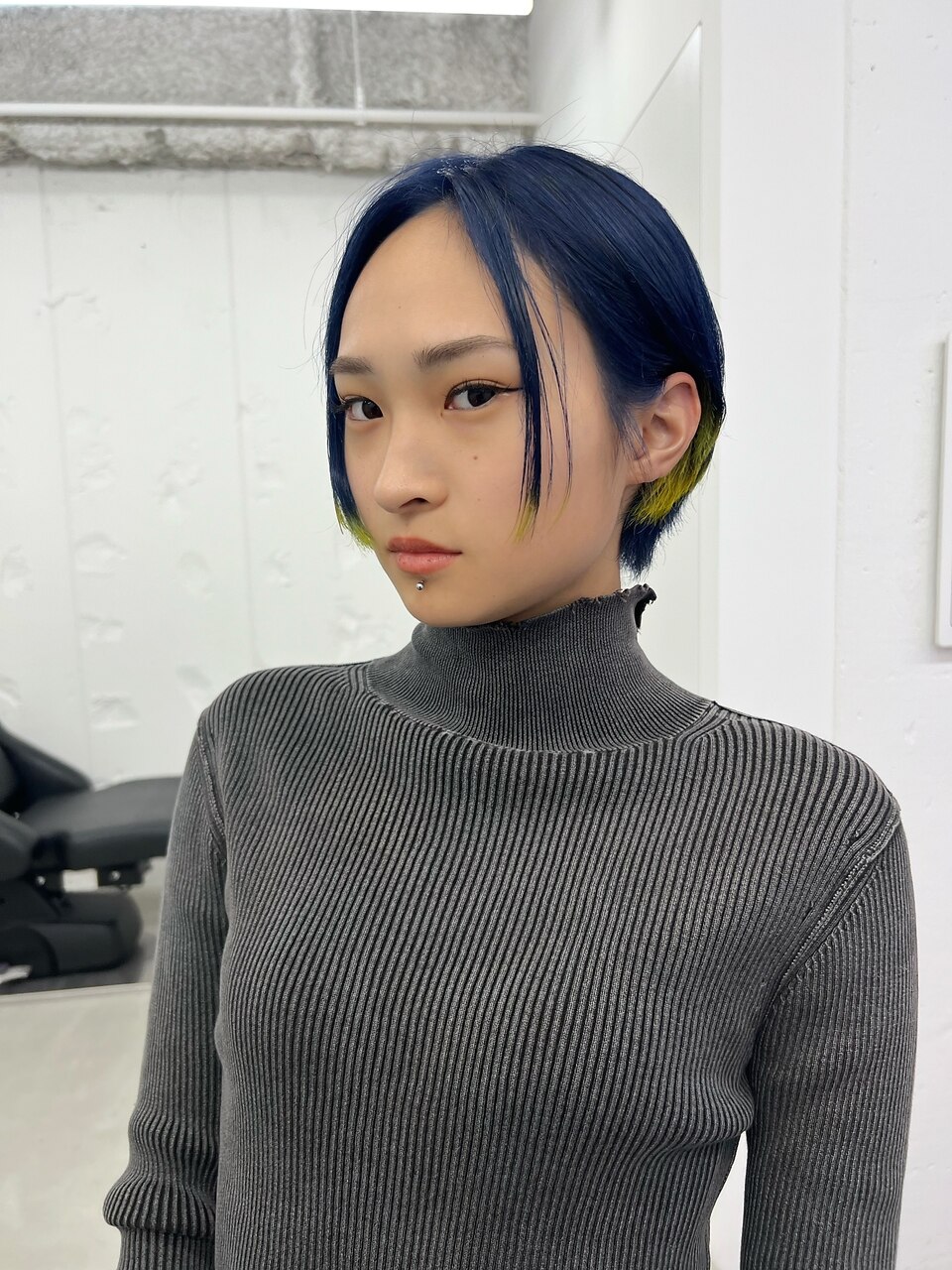 ネイビーブルー/裾カラー