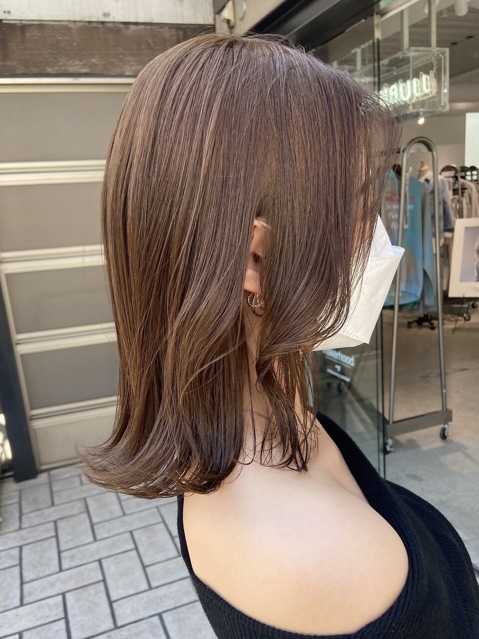 △ブリーチなしミルクティーベージュ外ハネロブヘアミディアム