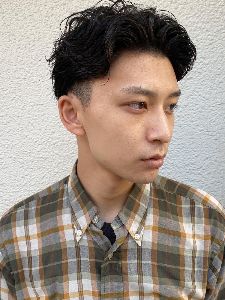 メンズヘアセンターパートメンズパーマツーブロックスパイラル