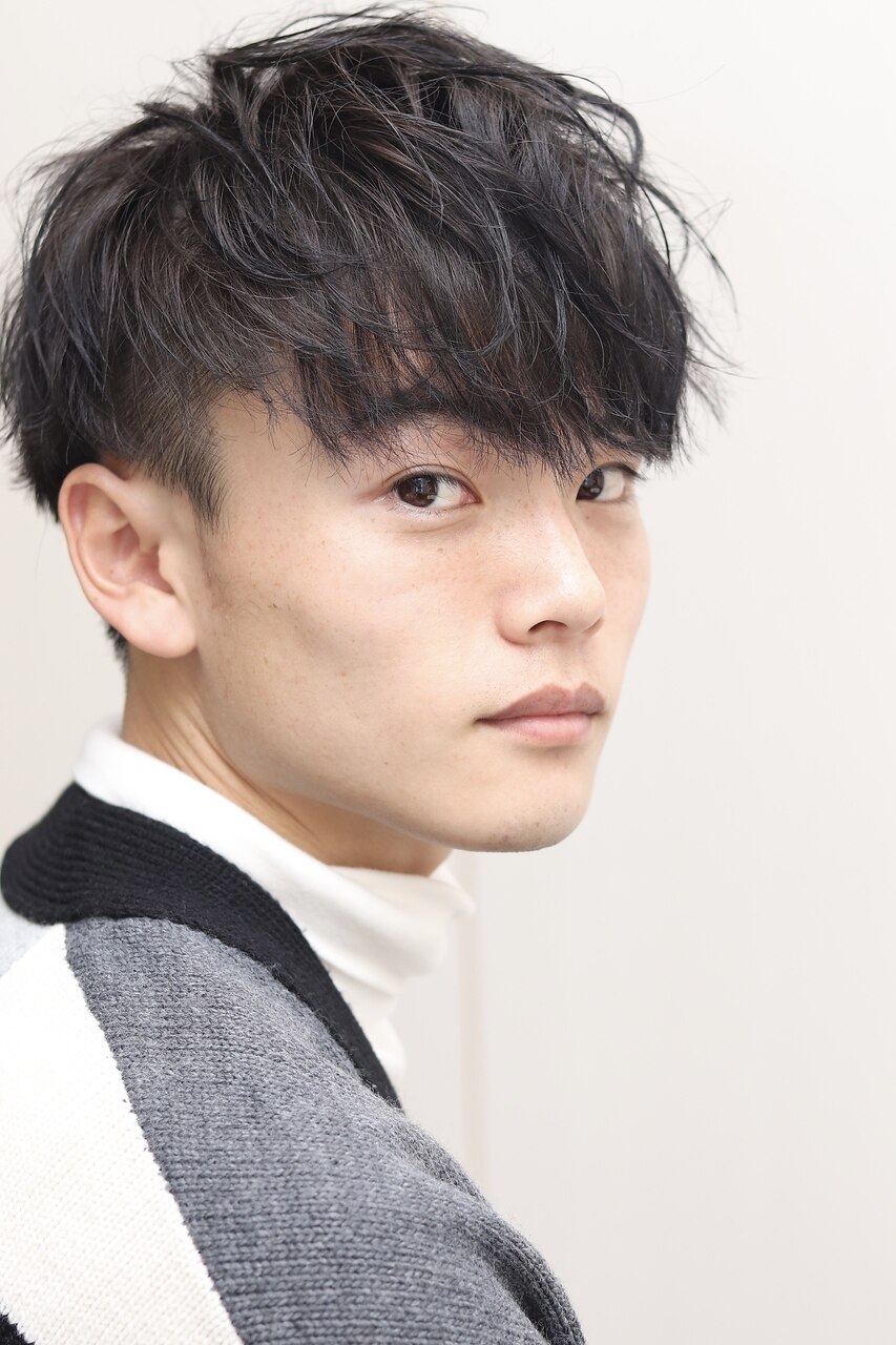20代30代爽やかカジュアルソフトツイストパーマツーブロック