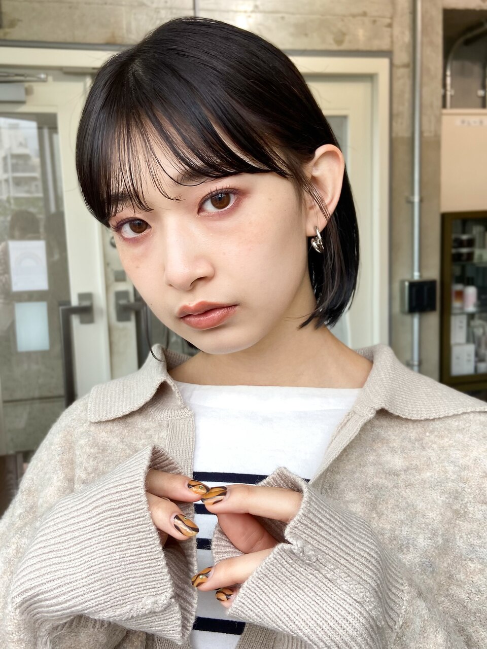丸みボブロブシースルーバング大人かわいいぷつっとカット透明感
