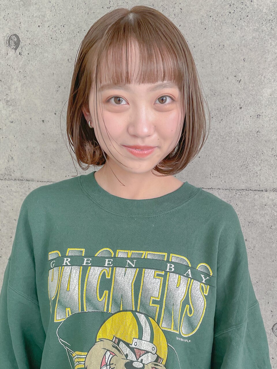 ブリーチなしベージュ × オン眉 × ボブ