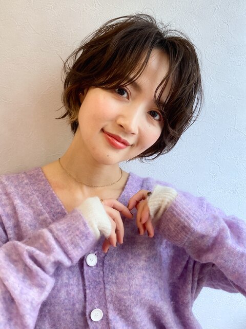 小顔ショートカット×前センターパート×Mixパーマ 20代30代40代