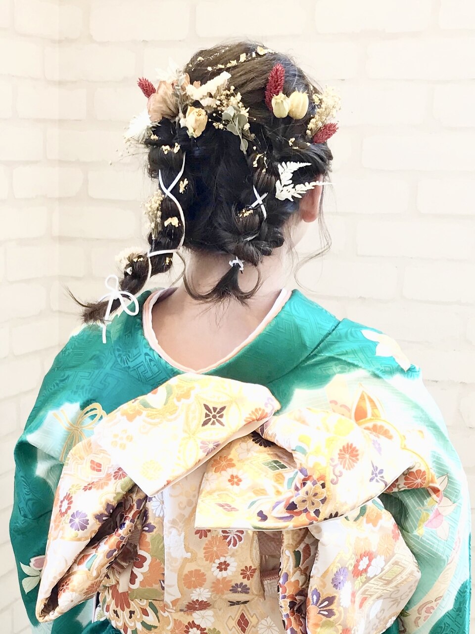 〈avant〉ツインテール金箔＆紐ヘアアレンジ　振袖スタイル
