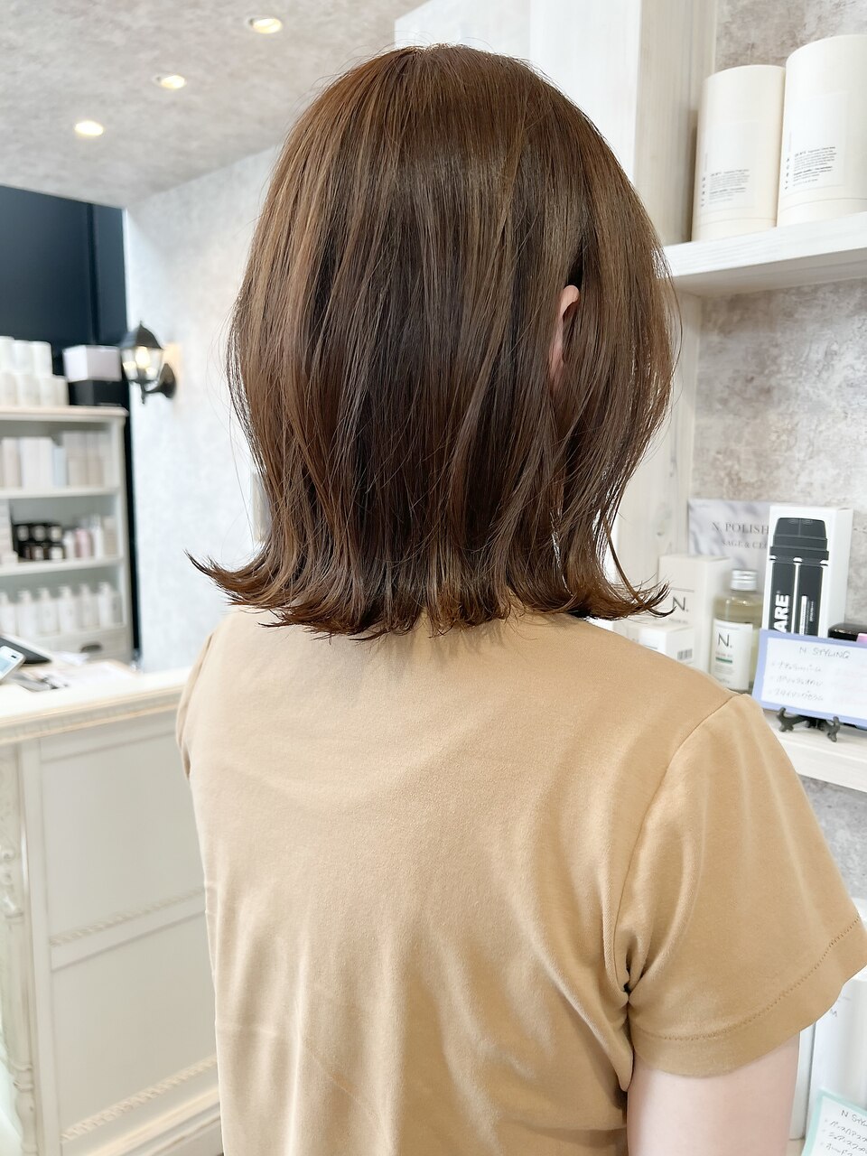 福山市美容室Caary人気 外ハネ切りっぱなしボブ柔らかブラウン