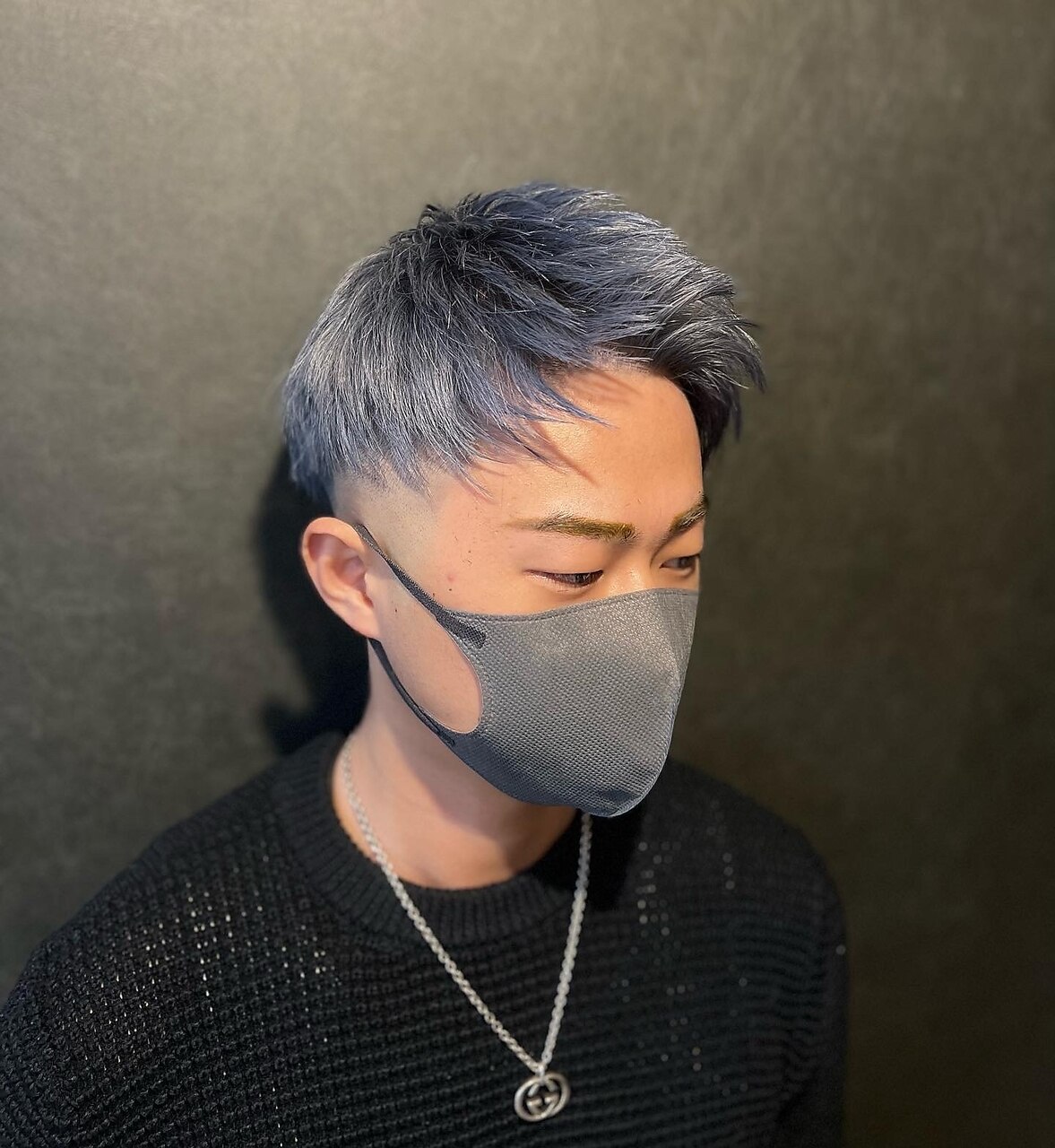 メタリックシルバー