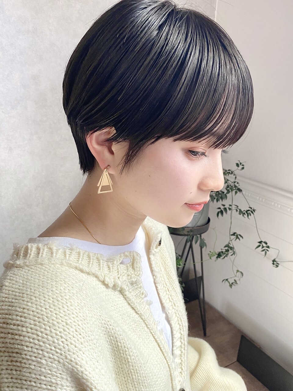 小顔黒髪マッシュショートグレージュカラー20代渋谷原宿神宮前