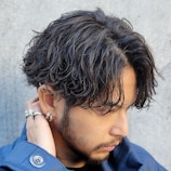 ツイストスパイラルパーマ前下がりマッシュ刈り上げツーブロック