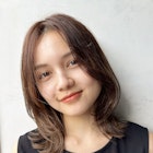 【Unami】前髪なしミディアムレイヤー×柔らかベージュ