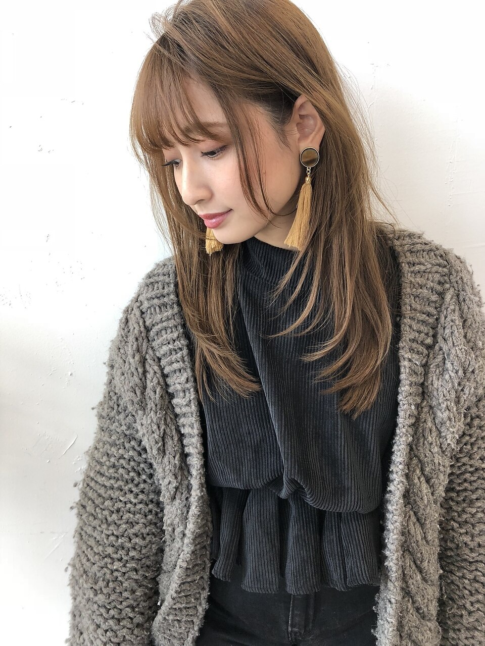人気のハイレイヤーカット　ふんわりカールショコラアッシュ