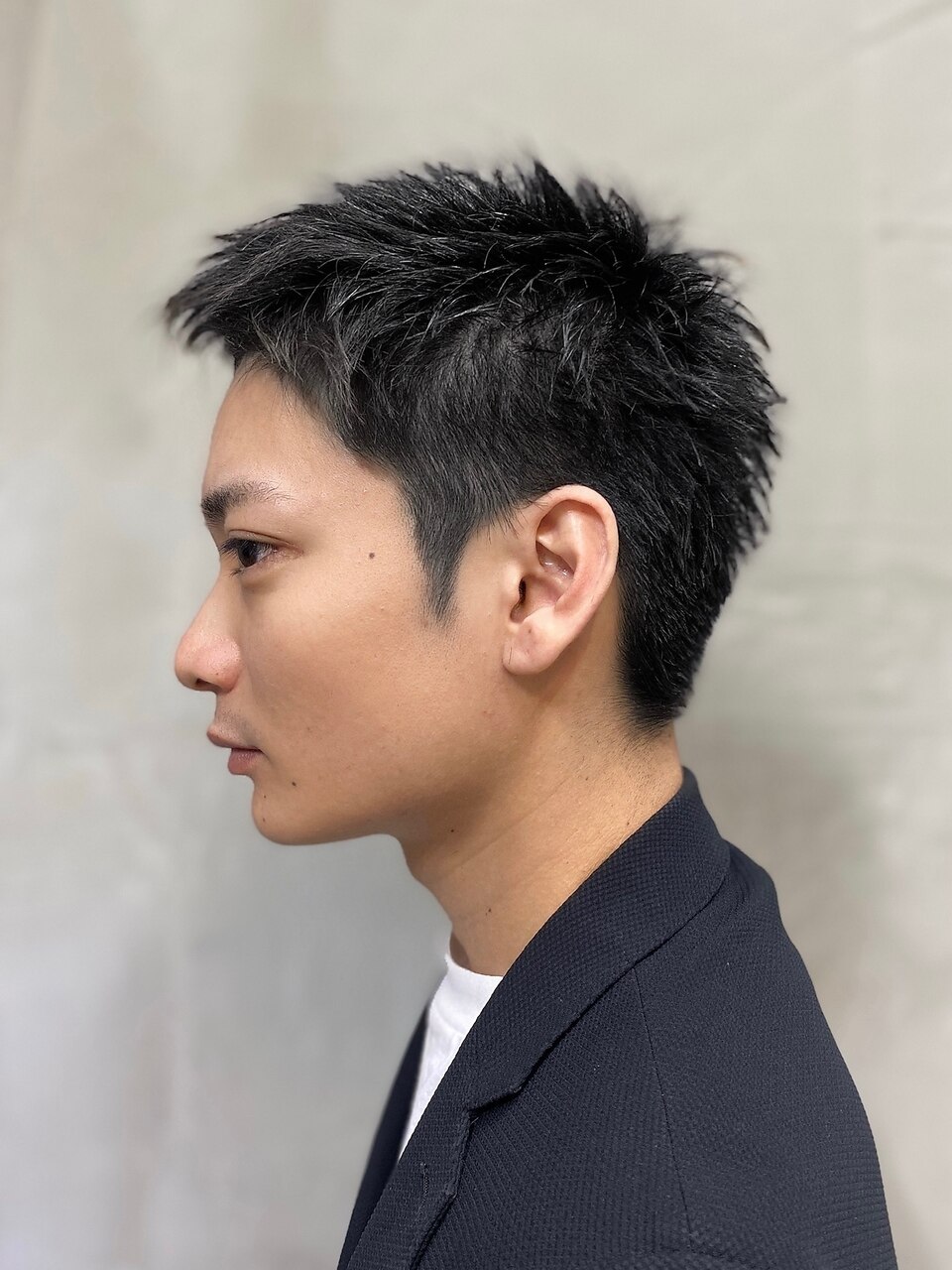 黒髪でキメるビジネスヘア