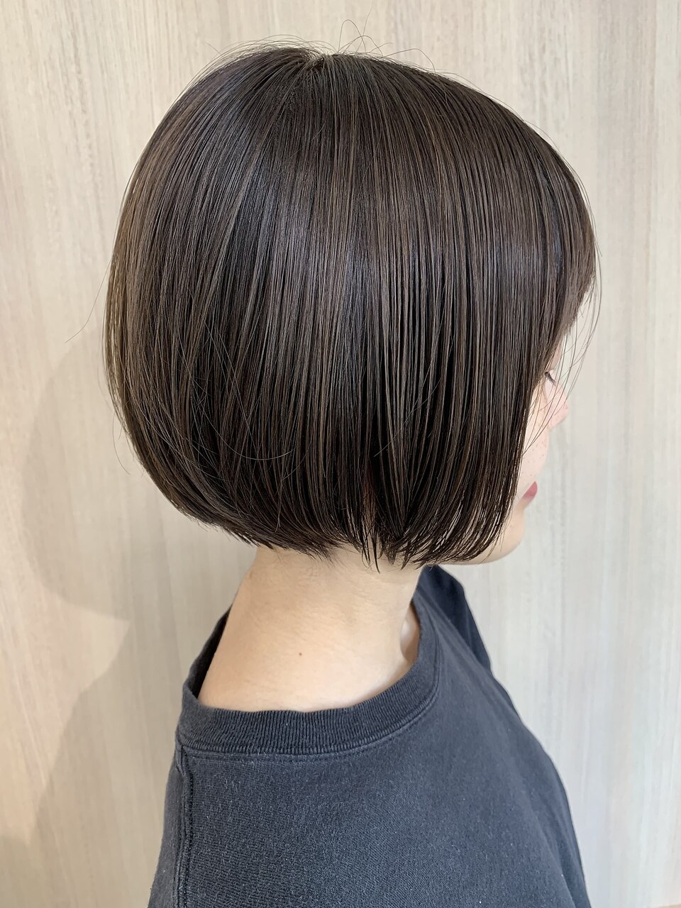 シルバーグレージュ