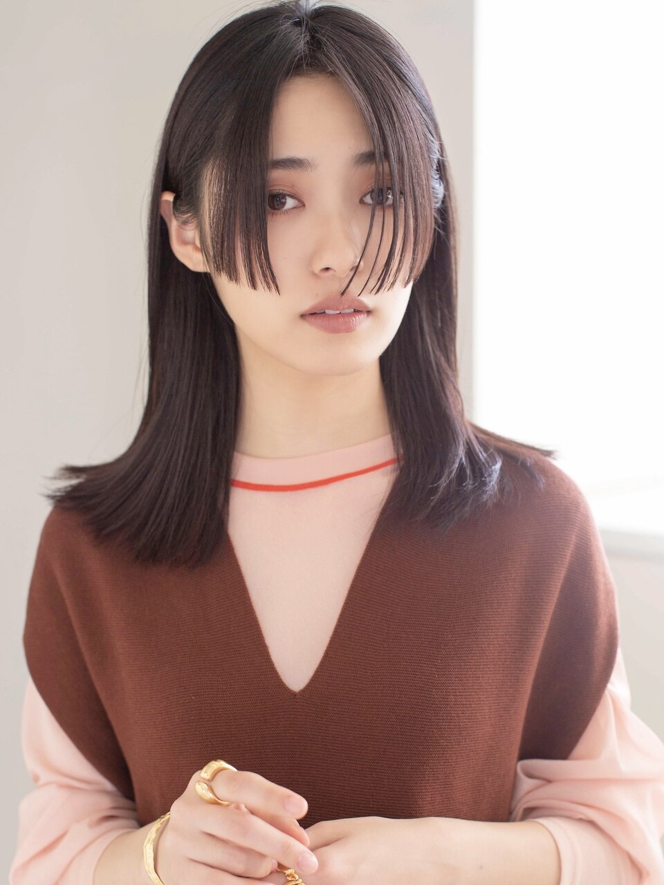 《ダークアッシュ　姫カット　黒髪　ミディ　20代30代40代》