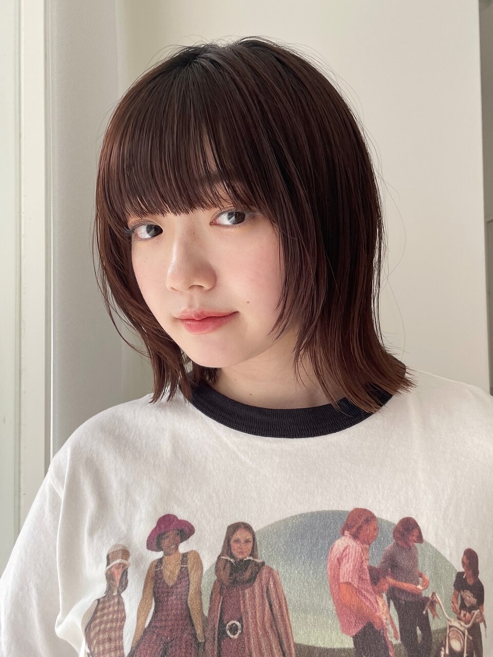 切りっぱなしボブ　フルバング　レイヤーボブ　ピンクブラウン